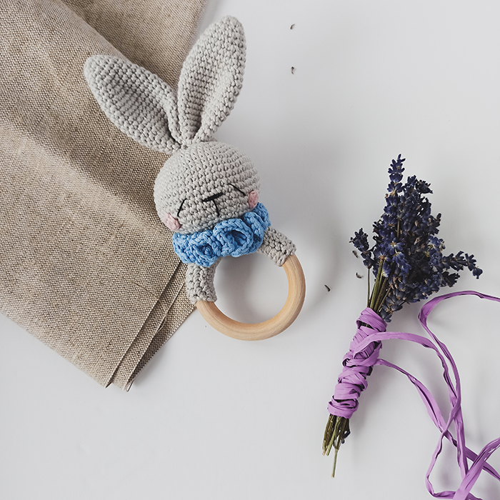 Grzechotka króliczek dla chłopca ( różne kolory) - obrazek 2